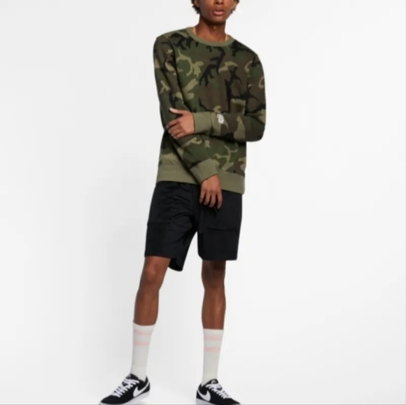 Nike SB Icon Men's Camo Olive Green Skate Crewneck. Size Small - Picture 12 of 14